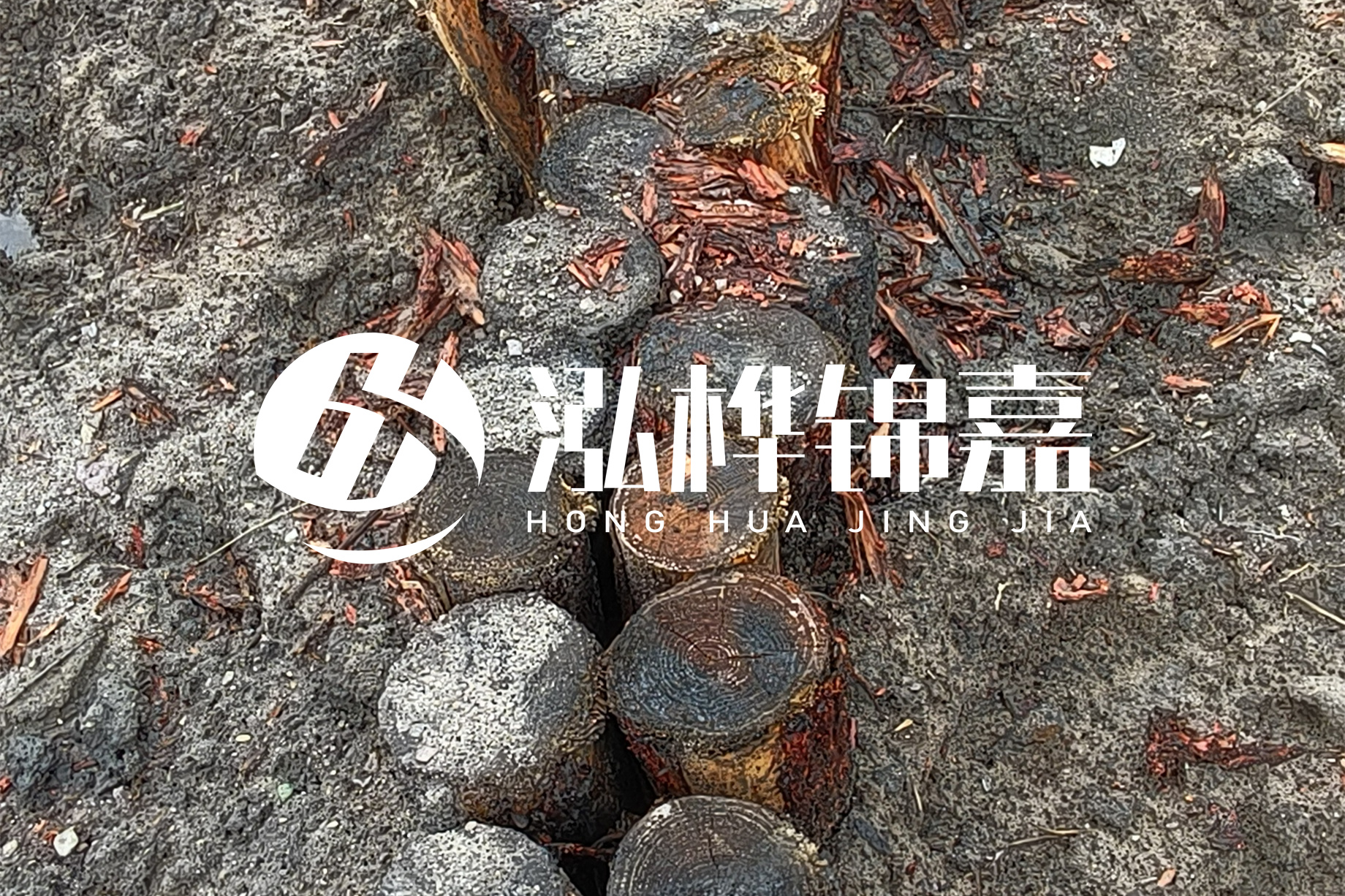 魚(yú)塘淤泥太多怎么清理？挖掘機(jī)清除淤泥的作用及方法