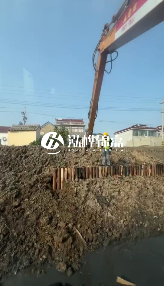 畢節(jié)市挖機(jī)打木樁專(zhuān)業(yè)施工-河道護(hù)坡木樁會(huì)不會(huì)腐爛？