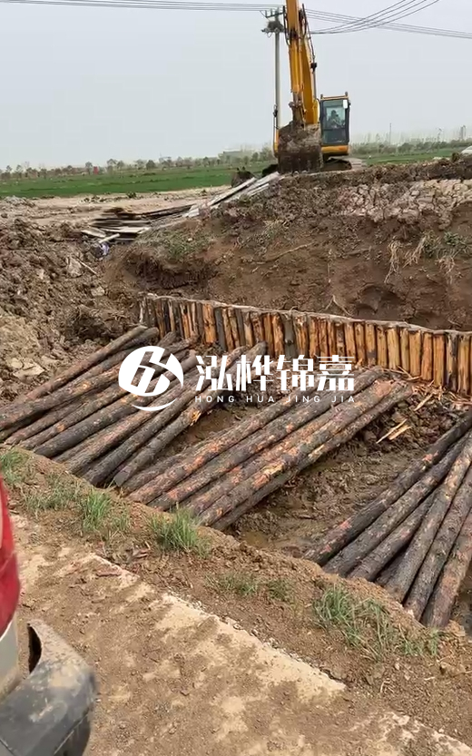 5米大頭16松木樁多少錢一根？按小頭報(bào)價(jià)貴還是大頭報(bào)價(jià)貴？